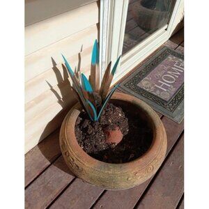2pcs Tequila Sculpture Metal Agave Plant Home Decor Rustic Hand Painted Figurine